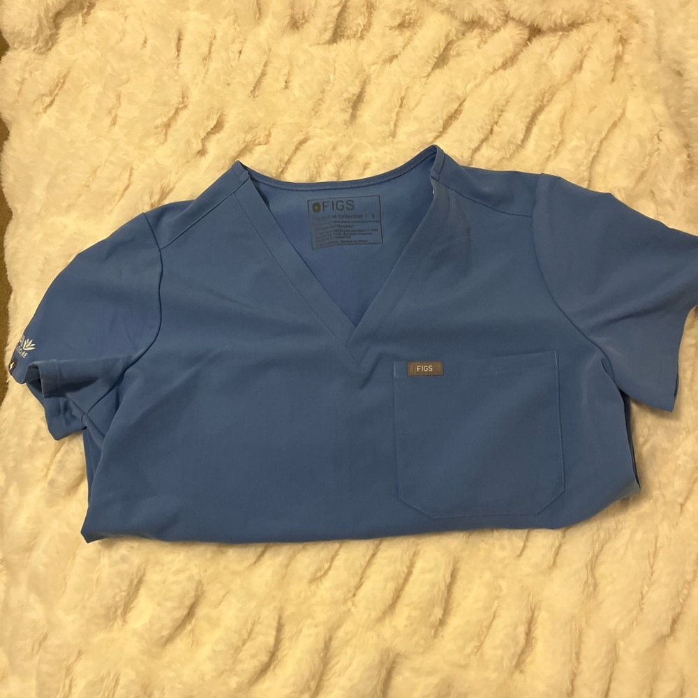 Figs Size Small Scrub Top. Ceil Blue
